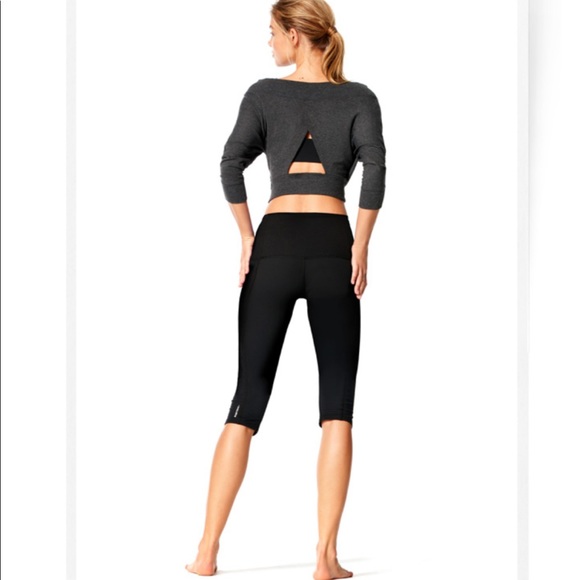 High Waist Basic Crop-Black - Picture 4 of 10